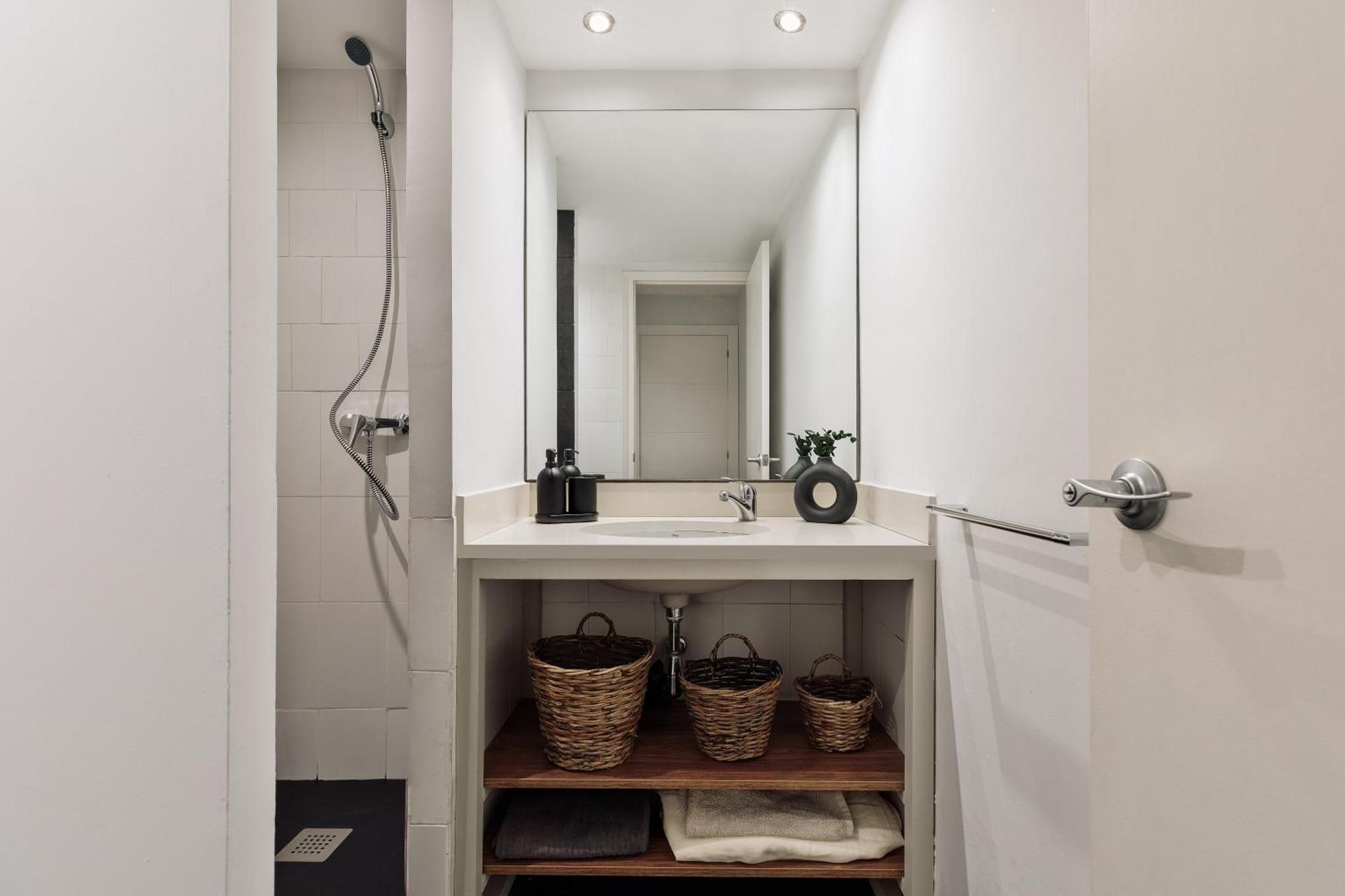 Aiguablava - 1 Bedroom And Pool In Pedralbes Barcelona